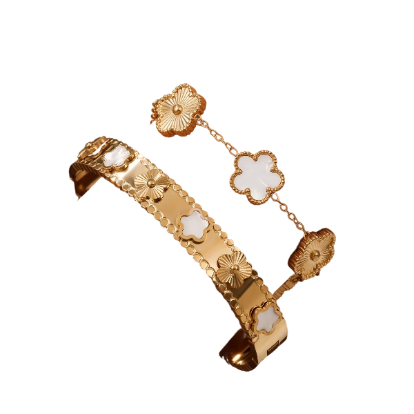 Golden Noir Clover Bracelet